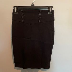 Black fitted skirt